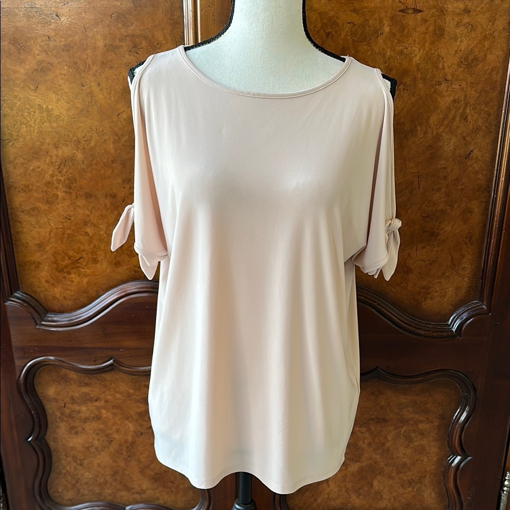 DKNY Cold Shoulder Top - Picture 1 of 11